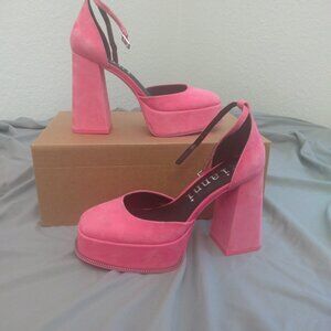 Pink suede Platform Pumps